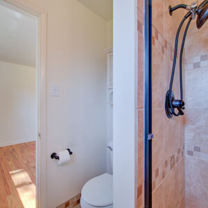 23)» 6054_Iris-Way.jpg