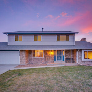 01)» 10706_Julian-Ct.jpg