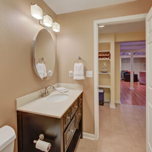 36» 8330_Arbutus-St.jpg