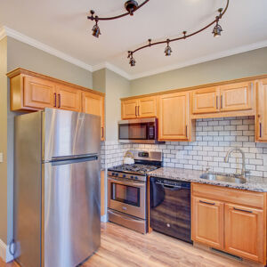 14)» 211 E Exposition Ave.jpg