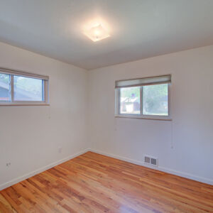 27)» 6054_Iris-Way.jpg