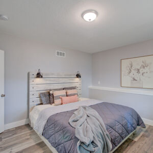 32)» 705 Cedar Dr.jpg