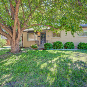 01)» 6054_Iris-Way.jpg