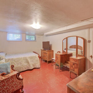 38»-5050 w 33rd Ave.jpg