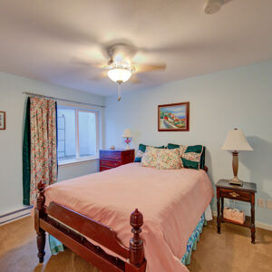 34» 8330_Arbutus-St.jpg