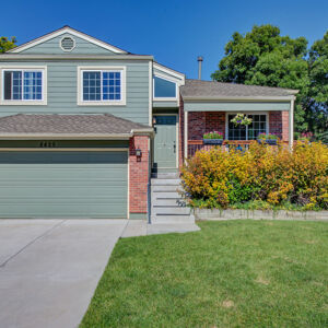 01)» 8425_Moore-Ct.jpg