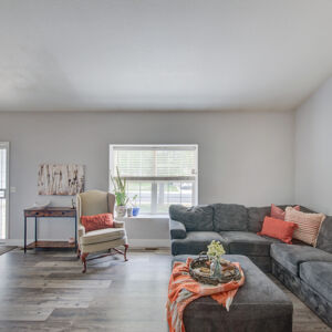 06)» 705 Cedar Dr.jpg
