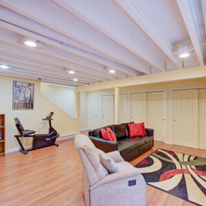 31» 8330_Arbutus-St.jpg