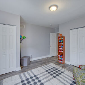 38)» 705 Cedar Dr.jpg