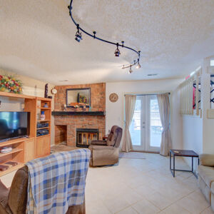 17)» 8425_Moore-Ct.jpg