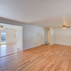 10)» 6054_Iris-Way.jpg