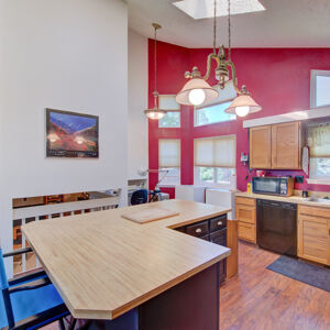 13)» 8425_Moore-Ct.jpg