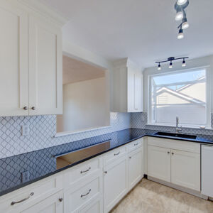 011)» 8428_Sandreed-Cir.jpg