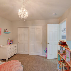 28)» 705 Cedar Dr.jpg
