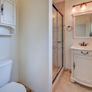 22)» 6054_Iris-Way.jpg