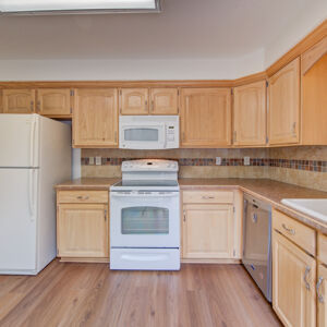 12)» 2713_w-Long-Dr.jpg