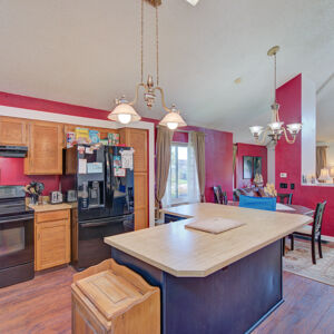 16)» 8425_Moore-Ct.jpg