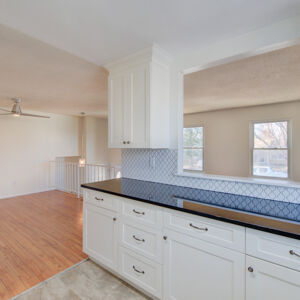 013)» 8428_Sandreed-Cir.jpg