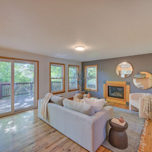 09)» 3966_Bosque-Ct.jpg