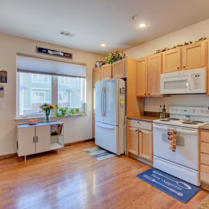 10)» 2769-w-Riverwalk_unit-H.jpg