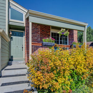 03)» 8425_Moore-Ct.jpg