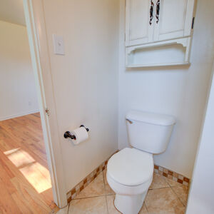 24)» 6054_Iris-Way.jpg