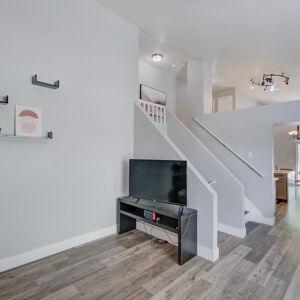08)» 705 Cedar Dr.jpg
