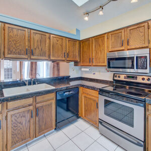 08)» 10553 w84th Place.jpg