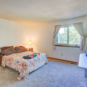 25)» 8425_Moore-Ct.jpg