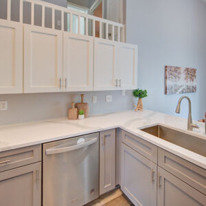 13)» 705 Cedar Dr.jpg