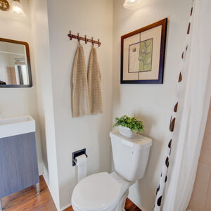 28)»  11409_w85th-pl.jpg