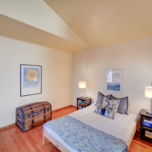 17)»  11409_w85th-pl.jpg