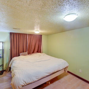 21)» 8425_Moore-Ct.jpg