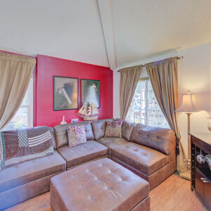 08)» 8425_Moore-Ct.jpg