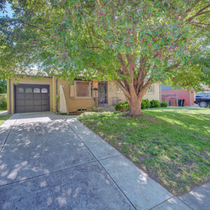 02)» 6054_Iris-Way.jpg