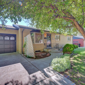 03)» 6054_Iris-Way.jpg