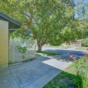 07)» 6054_Iris-Way.jpg