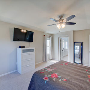 25)» 8461_Coors-Street.jpg