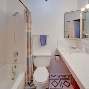 38)» 8300_w67th-Ave.jpg