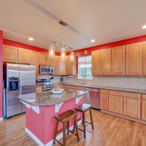 10» 8330_Arbutus-St.jpg