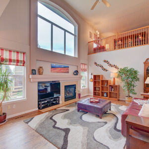 15» 8330_Arbutus-St.jpg