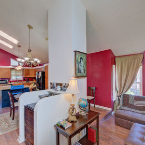 05)» 8425_Moore-Ct.jpg