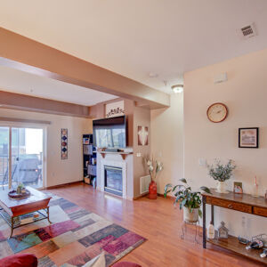 05)» 2769-w-Riverwalk_unit-H.jpg