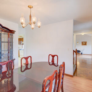 12)» 10706_Julian-Ct.jpg