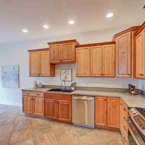 18)» 6464 Simms St-Unit A.jpg