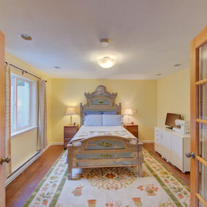 33» 8330_Arbutus-St.jpg