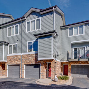 02)» 2769-w-Riverwalk_unit-H.jpg