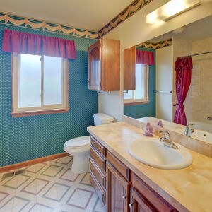 37)» 10706_Julian-Ct.jpg